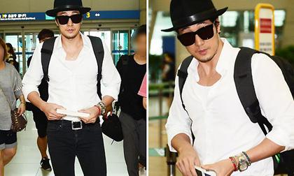 Mỹ nam 'Giày thủy tinh' diện sơ mi trắng đơn giản vẫn đẹp hút hồn