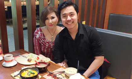 Vũ Hoàng Việt và bồ tỷ phú tươi rói đi ăn nhà hàng