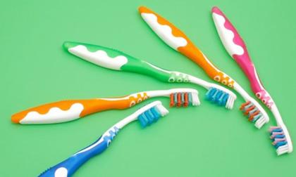 Sai lầm thường gặp khi sử dụng bàn chải đánh răng