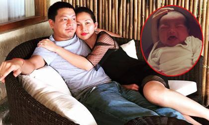 Kim Hiền khoe ảnh cận mặt con gái nhân kỷ niệm 1 năm ngày cưới