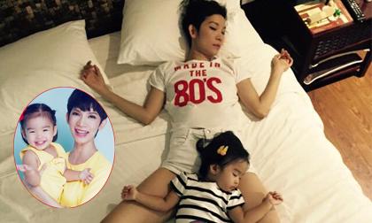 Xuân Lan và con gái khiến fans thích thú với tư thế ngủ 'bá đạo'