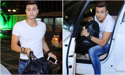 Vĩnh Thụy một mình lái siêu xe đi diễn