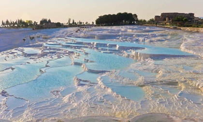 Khám phá những suối nước nóng tự nhiên tuyệt vời nhất thế giới