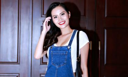 Hoa hậu Diệu Linh ăn mặc giản dị đi trình diễn thời trang