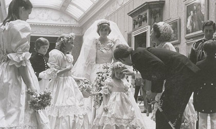 Ảnh cưới chưa từng công bố của Công nương Diana