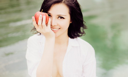 Trà Giang diện bikini khoe đường cong 'hút mắt'