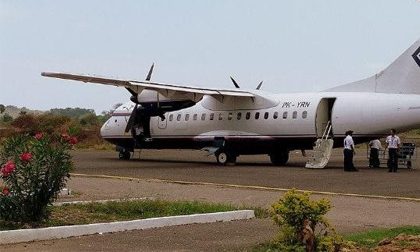 Máy bay chở 54 người mất tích bí ẩn tại Indonesia