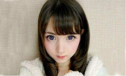 Cô gái xinh đẹp như búp bê gây sốt cộng đồng mạng 