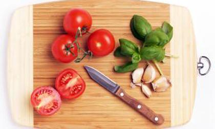 Cách làm sạch thớt để tránh 'rước' bệnh tật vào người