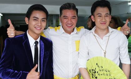 Đàm Vĩnh Hưng hát ‘trong mưa’ cùng người thân Hoài Linh