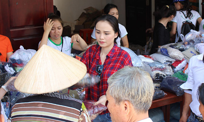 Hoa hậu Diễm Hương và nghệ sĩ Thanh Thuỷ tặng nhà cho người dân nghèo