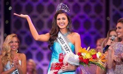 Cô gái 15 tuổi cao 1m77 đăng quang Miss Teen USA 2015