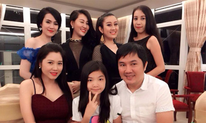 Dàn người đẹp vây quanh Bầu Hòa mừng sinh nhật