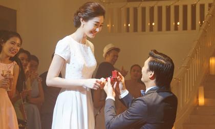 Đặng Thu Thảo được bạn trai quỳ gối ‘cầu hôn’