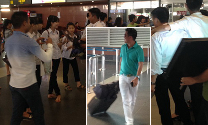 Mr. Đàm được fans chào đón rầm rộ khi bay ra Hà Nội