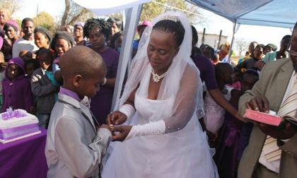 6 cặp cô dâu chú rể lệch tuổi nhất thế giới gây sốc