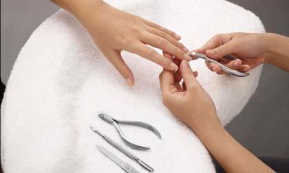 Hiểm họa khó lường từ việc chăm sóc móng không đúng cách