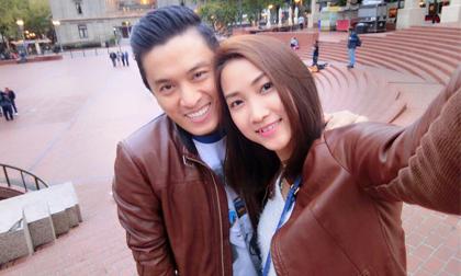 Vợ chồng Lam Trường diện áo đôi đi chơi