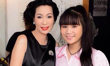 Con gái Trịnh Kim Chi cao lớn bằng mẹ