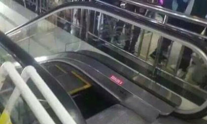 Thoát nạn khi gặp thang cuốn 'bẫy' người