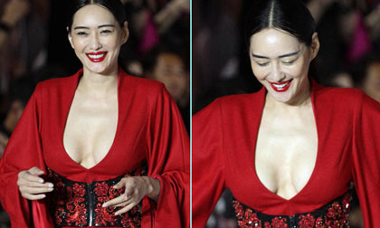 'Lý Mạc Sầu' Mạnh Quảng Mỹ khoe ngực với váy khoét sâu