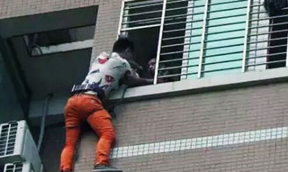 Suýt chết khi chồng của người tình về nhà không báo trước