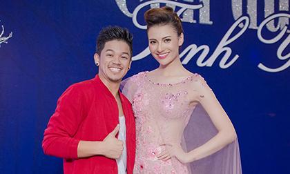 Hồng Quế thân mật cùng Trọng Hiếu tại sự kiện