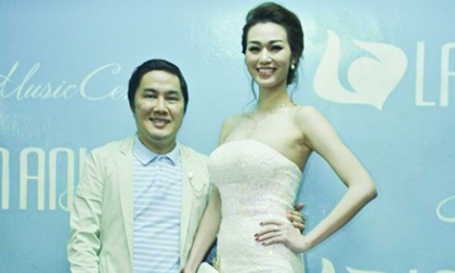 Bầu Hòa lịch lãm hội ngộ cùng Khánh My trên thảm đỏ Mẫu và tài năng Việt Nam