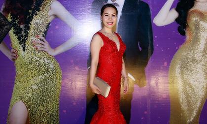 Nữ hoàng Doanh nhân Kim Chi đẹp rạng rỡ trên thảm đỏ Mẫu và Tài năng