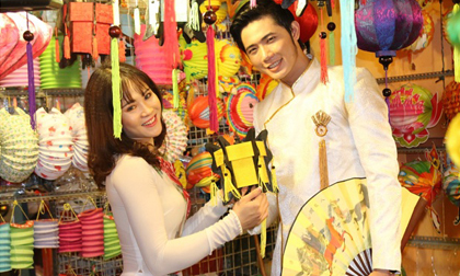 Doanh nhân trẻ Huyền Bella xuống phố cùng trợ lý Hoài Linh - Diễn viên Vĩnh Đăng