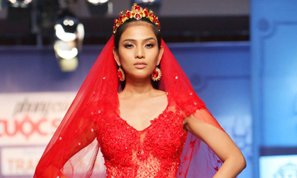 Hai mỹ nhân Khơ Me thay nhau vị trí 'đinh' đêm Phong cách cuộc sống