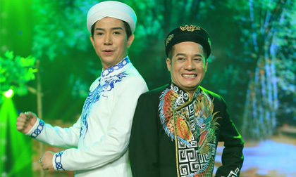 Long Nhật bị Minh Nhí hôn tới tấp