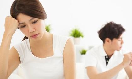 Cứ tối đến, tôi lại giúp chồng trau chuốt để 'đi khách'