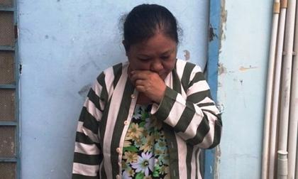 Nữ quái làm 'ảo thuật' lấy 80 thỏi son trong tích tắc