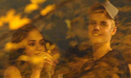 Justin Bieber cặp kè gái lạ sau khi thừa nhận từng sống thử với Selena