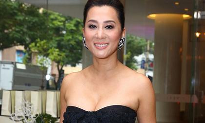 MC Kỳ Duyên khoe vòng một 'nhức mắt' bất chấp tuổi 50