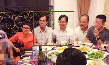 Bố Hồ Ngọc Hà thân thiết bên cạnh 'người tình tin đồn' của con gái