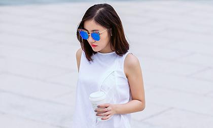 Văn Mai Hương đẹp rạng ngời trên phố