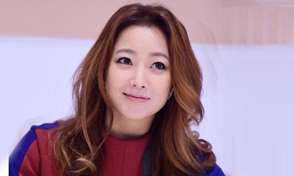 'Đệ nhất mỹ nhân Hàn' Kim Hee Sun diện thời trang màu mè kém tinh tế