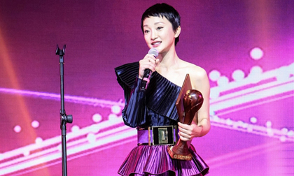 Châu Tấn khoe eo thon, phản bác tin có bầu 