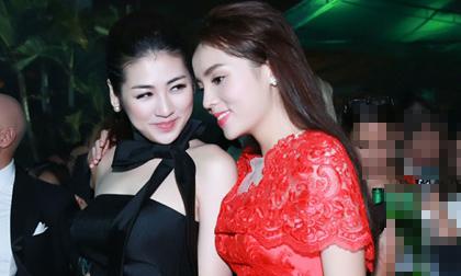 Kỳ Duyên thân thiết không rời bên cạnh Tú Anh tại sự kiện