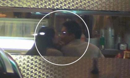 Lộ ảnh Cường Đô la hôn Hạ Vi ở chốn đông người