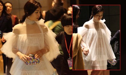 'Tiểu Long Nữ' quấn 'màn tuyn' đi dự sự kiện