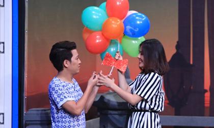 ‘Chồng sắp cưới’ cầu hôn Vân Trang bằng bong bóng