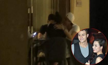 Vĩnh Thụy vô tư hôn Hoàng Thùy Linh ở nơi công cộng