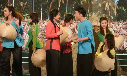 Danh hài Đất Việt: NSƯT Tú Sương vào thôn nữ