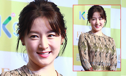 Lee Young Ae đẹp quý phái ở tuổi 44