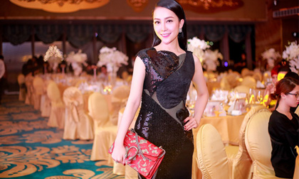 Linh Nga rạng rỡ với thiết kế mới thu đông 2015 của NTK Đỗ Mạnh Cường 