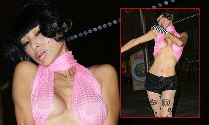 Bạch Linh lại bị chỉ trích dữ dội vì khoe thân lố bịch