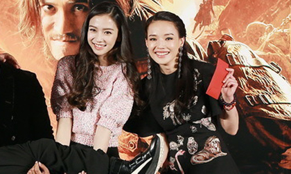 Angela Baby và Thư Kỳ tươi rói trong ngày ra mắt phim mới